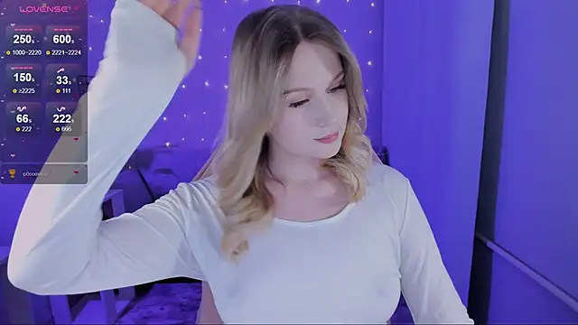 Snapshot of Honey_blonde chatting on 03.02.26 Honey blonde online show from 03.02.26