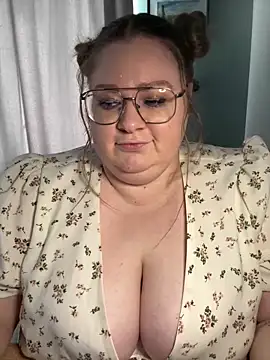 Snapshot of Chloe_WS chatting on 02.22.25 Chloe WS online show from 02.22.25