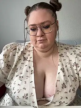 Snapshot of Chloe_WS chatting on 03.17.25 Chloe WS online show from 03.17.25
