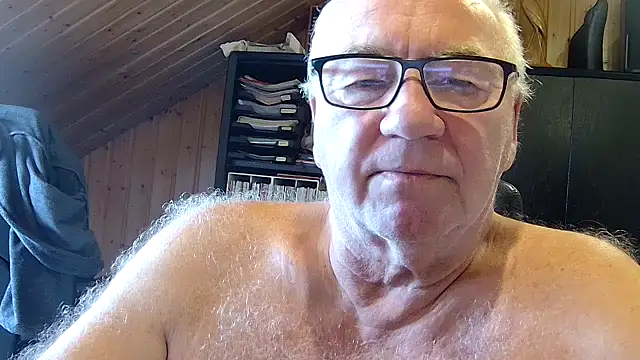 Snapshot of biggandybig chatting on 07.06.26 biggandybig online show from 07.06.26