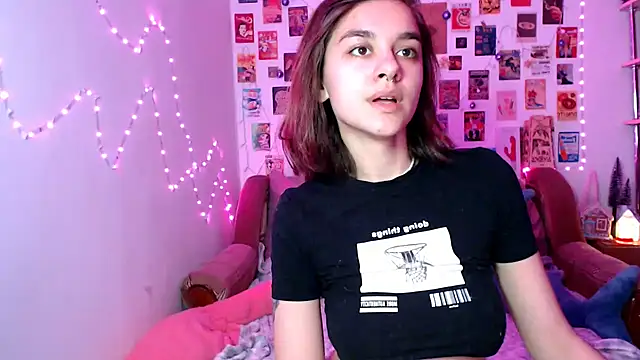 Snapshot of Celine_Dionn chatting on 12.13.24 Celine Dionn online show from 12.13.24