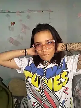 Snapshot of Yaumiko chatting on 02.10.26 Yaumiko online show from 02.10.26