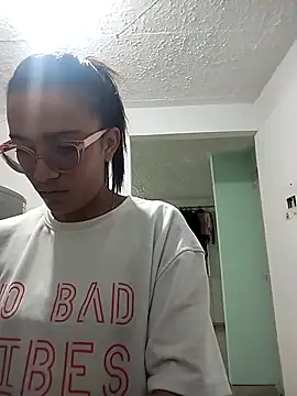 Snapshot of Yaumiko chatting on 03.16.26 Yaumiko online show from 03.16.26