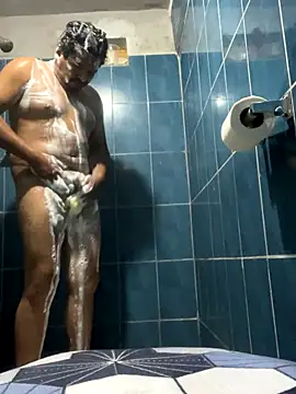 Snapshot of Alvarosexxx chatting on 09.26.25 Alvarosexxx online show from 09.26.25