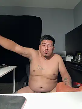 Snapshot of Luisrtrrr chatting on 12.18.25 Luisrtrrr online show from 12.18.25