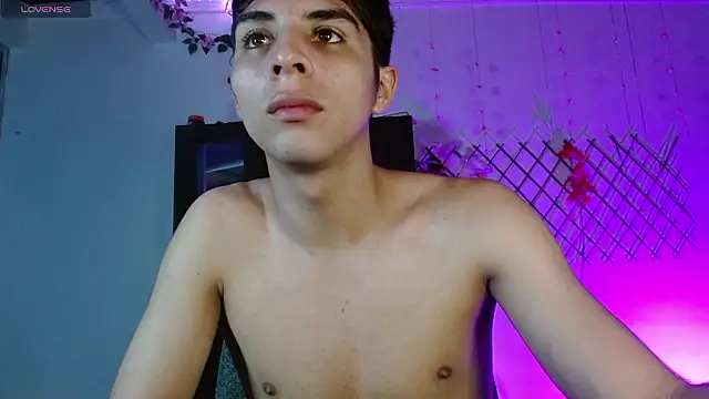 Snapshot of justin_alexxx chatting on 12.06.24 justin alexxx online show from 12.06.24