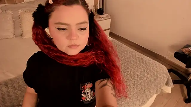 Twwiiggy online show from 01.31.25