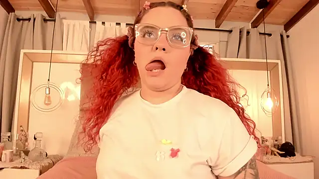 Twwiiggy online show from 02.05.25