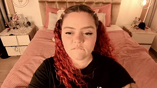 Twwiiggy online show from 02.26.25