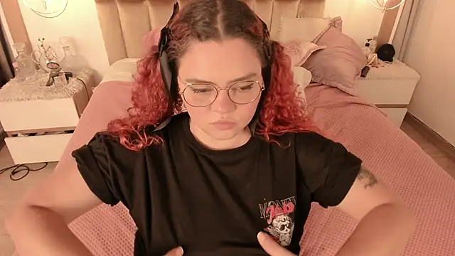 Twwiiggy online show from 03.17.25