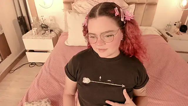 Twwiiggy online show from 03.18.25