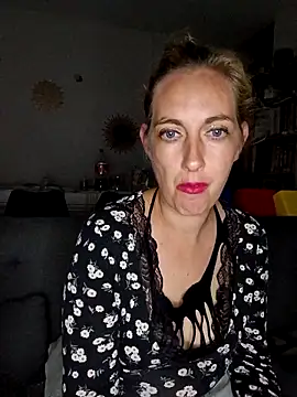 leplaisirdudesir online show from 11.13.25