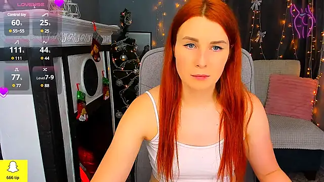 Snapshot of YrKiraXO chatting on 12.23.24 YrKiraXO online show from 12.23.24