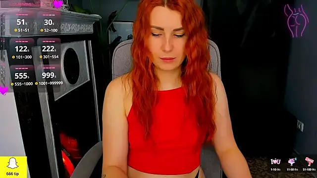 Snapshot of YrKiraXO chatting on 02.08.25 YrKiraXO online show from 02.08.25