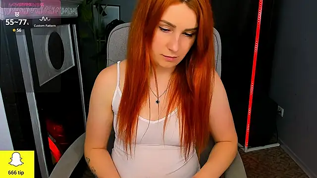 Snapshot of YrKiraXO chatting on 02.21.25 YrKiraXO online show from 02.21.25