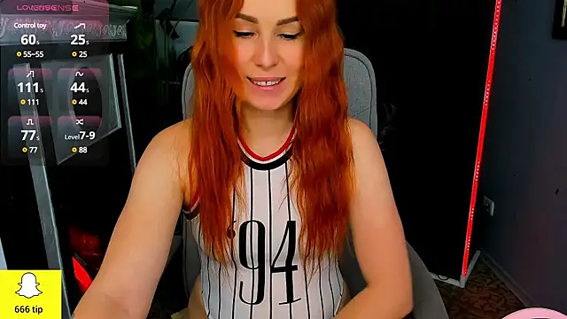 Snapshot of YrKiraXO chatting on 02.24.25 YrKiraXO online show from 02.24.25