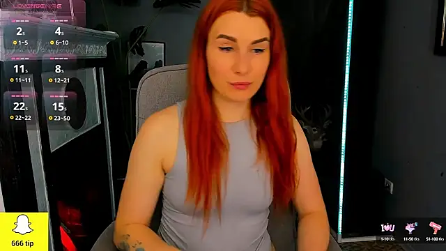 Snapshot of YrKiraXO chatting on 03.10.25 YrKiraXO online show from 03.10.25