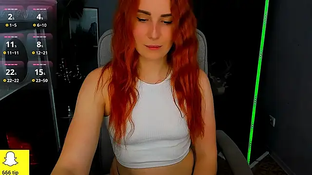 Snapshot of YrKiraXO chatting on 03.14.25 YrKiraXO online show from 03.14.25