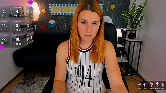 Snapshot of YrKiraXO chatting on 09.14.25 YrKiraXO online show from 09.14.25