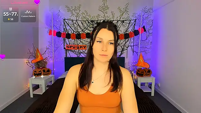 Snapshot of YrKiraXO chatting on 10.18.25 YrKiraXO online show from 10.18.25