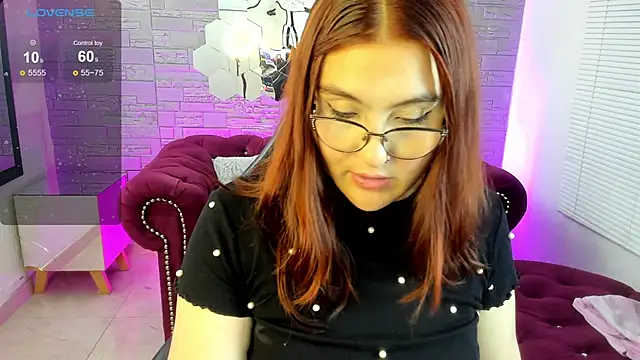 Snapshot of conniejames_m chatting on 03.10.26 conniejames m online show from 03.10.26