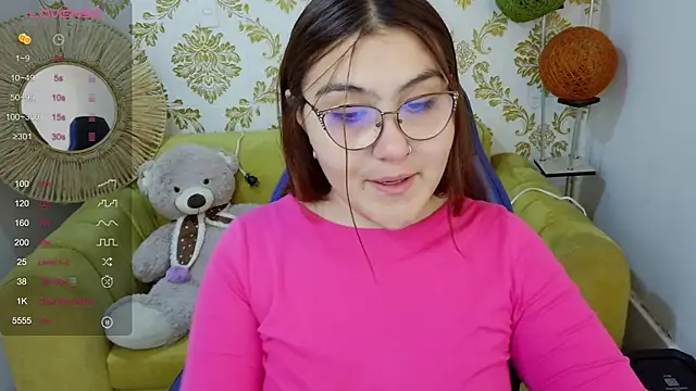 Snapshot of conniejames_m chatting on 04.25.26 conniejames m online show from 04.25.26
