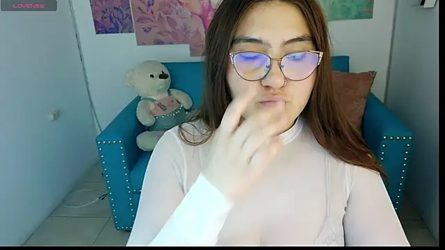 Snapshot of conniejames_m chatting on 05.16.26 conniejames m online show from 05.16.26