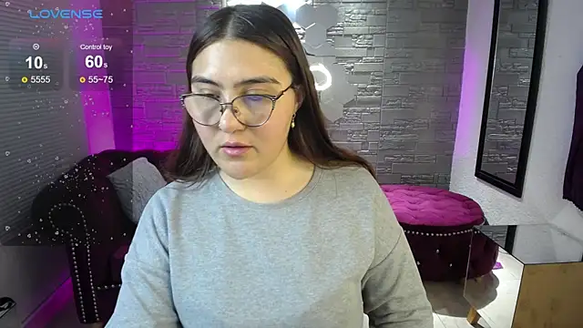 Snapshot of conniejames_m chatting on 05.20.26 conniejames m online show from 05.20.26