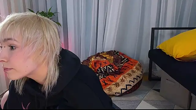 EmmyAmbros online show from 06.03.26