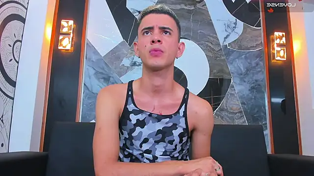 Snapshot of kai_borman chatting on 01.12.25 kai borman online show from 01.12.25