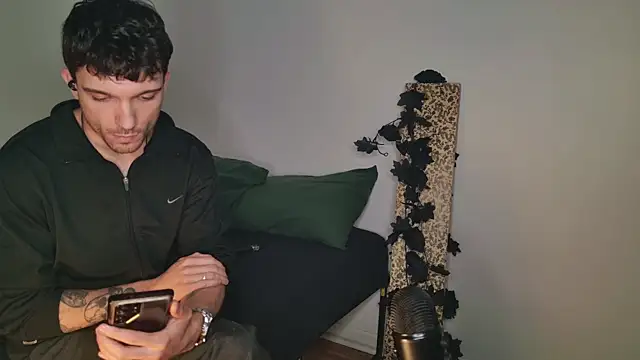 JackDesFeux online show from 11.06.25