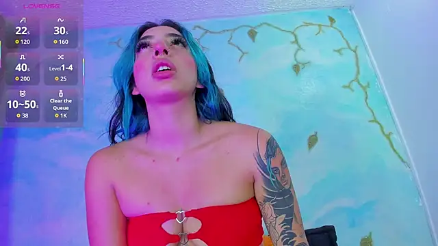 Snapshot of SaturnooStonee chatting on 10.29.25 SaturnooStonee online show from 10.29.25