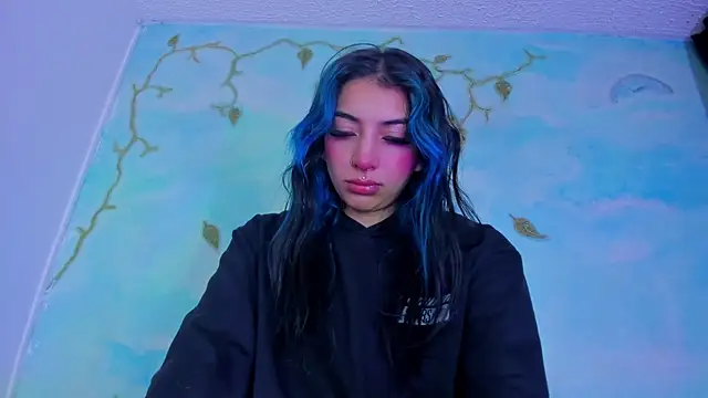 Snapshot of SaturnooStonee chatting on 12.02.25 SaturnooStonee online show from 12.02.25