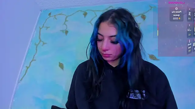 Snapshot of SaturnooStonee chatting on 12.03.25 SaturnooStonee online show from 12.03.25