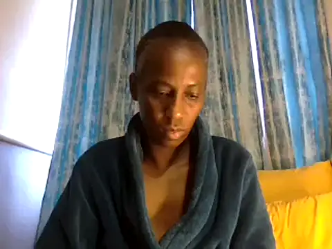 Snapshot of AfricanPrincesss2 chatting on 12.25.24 AfricanPrincesss2 online show from 12.25.24