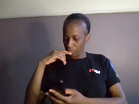 Snapshot of AfricanPrincesss2 chatting on 12.31.24 AfricanPrincesss2 online show from 12.31.24