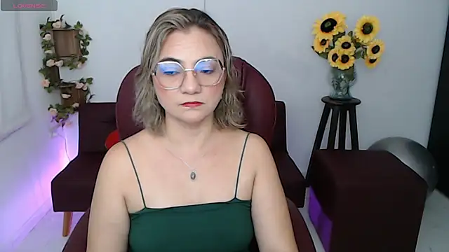 Snapshot of ana_milf chatting on 05.05.26 ana milf online show from 05.05.26