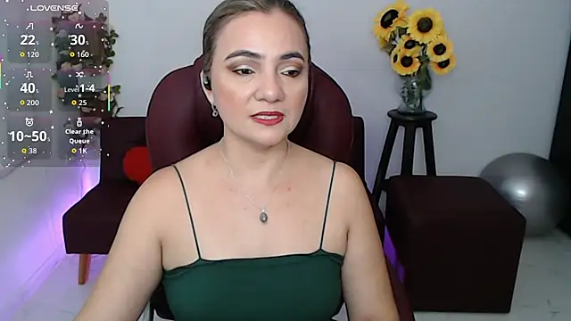 Snapshot of ana_milf chatting on 05.11.26 ana milf online show from 05.11.26