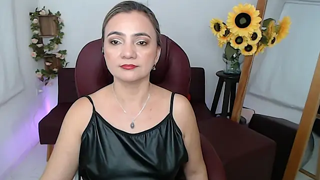 Snapshot of ana_milf chatting on 06.27.26 ana milf online show from 06.27.26
