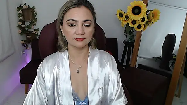 Snapshot of ana_milf chatting on 07.04.26 ana milf online show from 07.04.26
