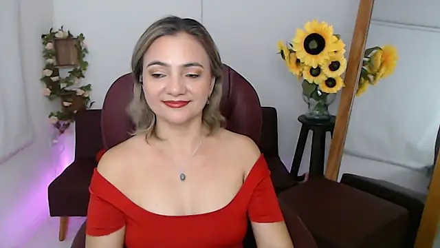 Snapshot of ana_milf chatting on 07.08.26 ana milf online show from 07.08.26