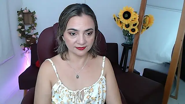 Snapshot of ana_milf chatting on 07.14.26 ana milf online show from 07.14.26