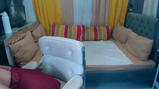 Snapshot of QueenDomCumm chatting on 12.05.24 QueenDomCumm online show from 12.05.24