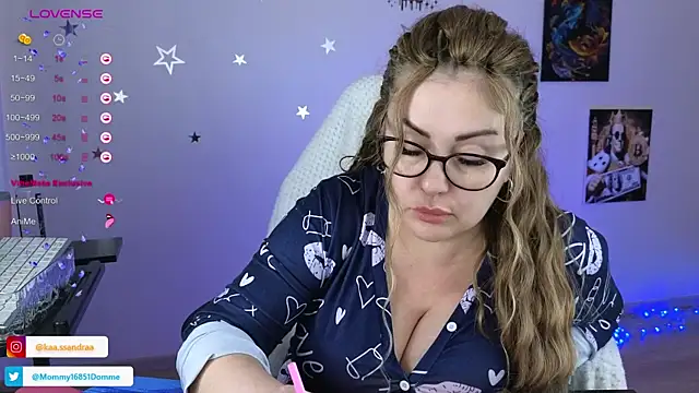 misskaassandraa online show from 02.18.25