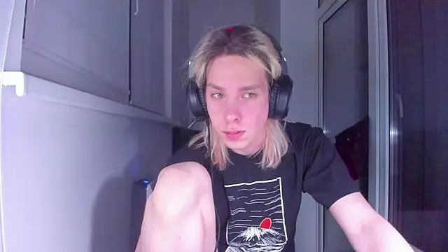 Snapshot of matt_spark chatting on 02.23.25 matt spark online show from 02.23.25