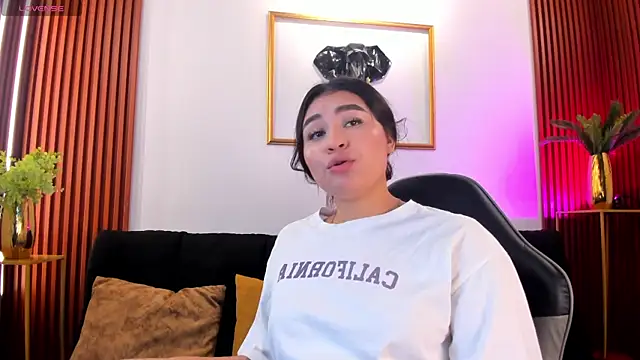 Zayda 1 online show from 10.06.25