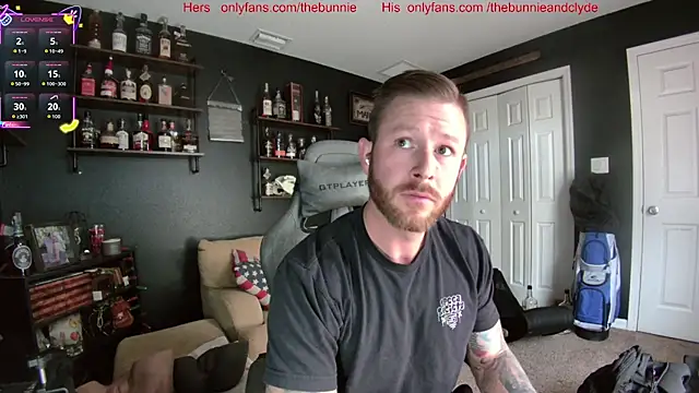 Snapshot of chillinthemosttt chatting on 10.29.25 chillinthemosttt online show from 10.29.25