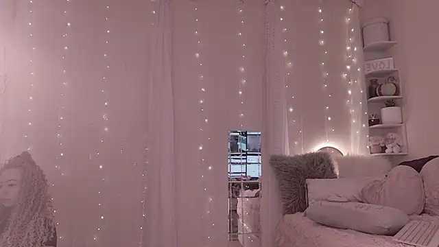 KatBigBum online show from 09.12.25