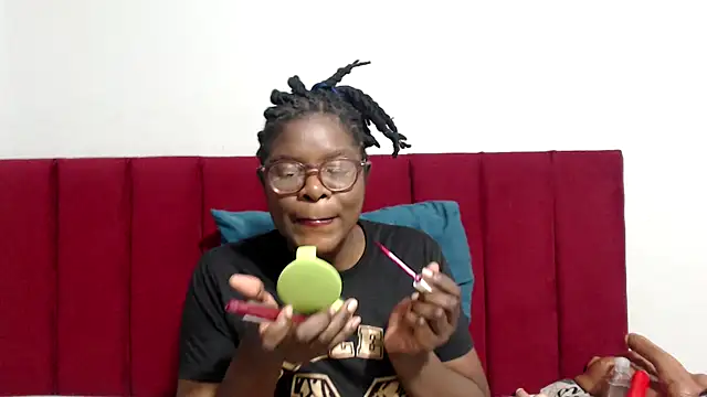 Mochabae online show from 10.10.25