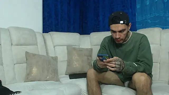 Snapshot of Hot_Sharks_ chatting on 02.03.26 Hot Sharks online show from 02.03.26